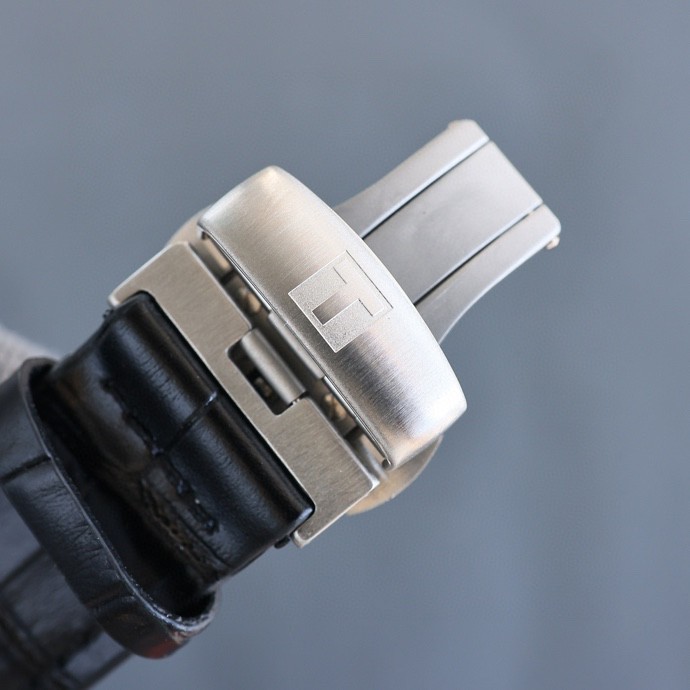 Watches Tissot 322444 size:43*12 mm