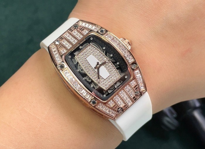 Watches Richard Mille 322599 size:45*31 mm