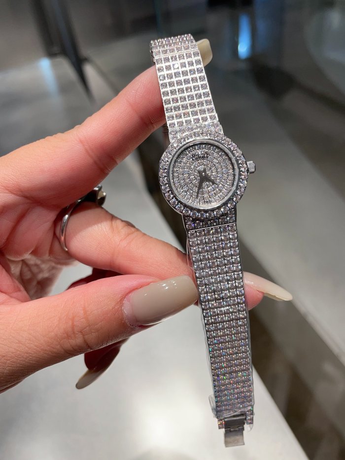 Watches PIAGET 322752 size:20*7/23*7 mm