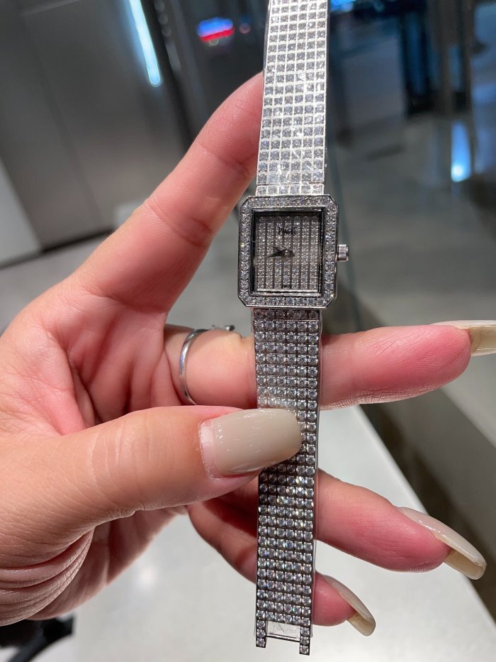 Watches PIAGET 322751 size:20*7/23*7 mm