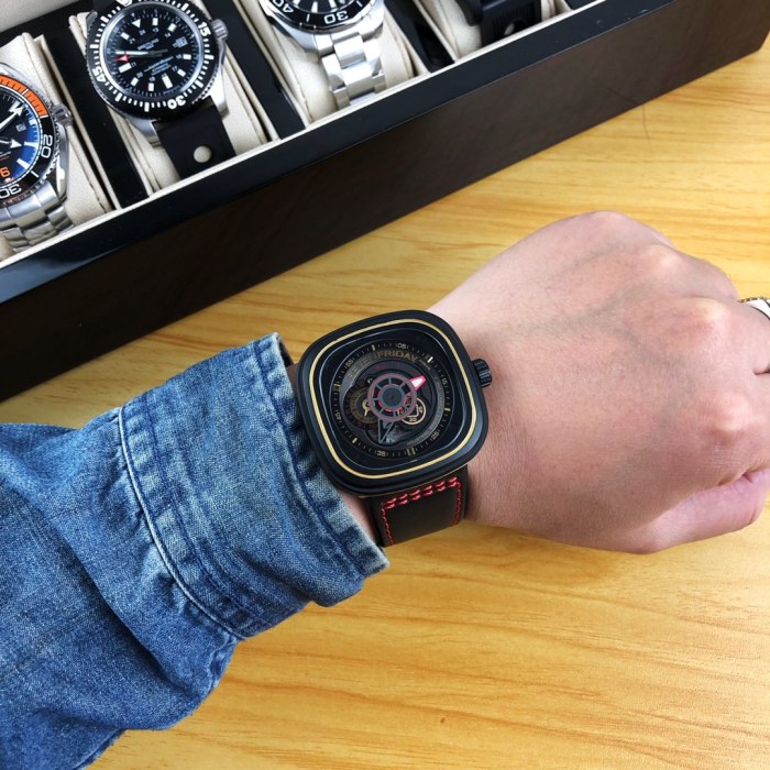 Watches Seven Friday 322819 size:47*13 mm