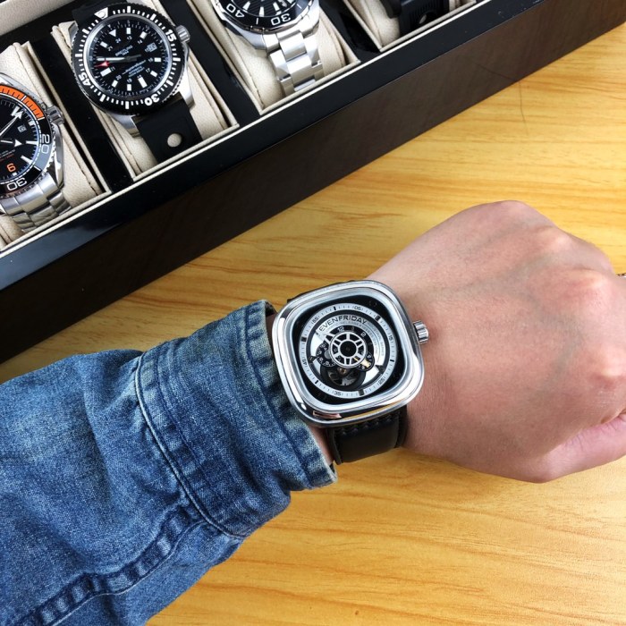 Watches Seven Friday 322815 size:47*13 mm