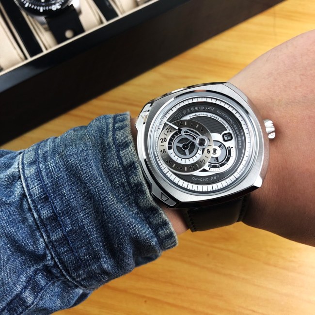 Watches Seven Friday 322765 size:47*13 mm