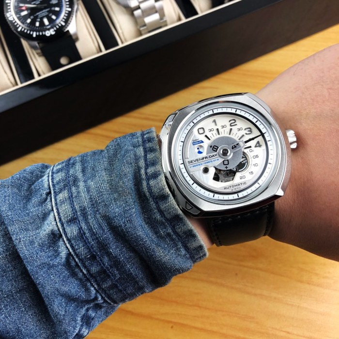 Watches Seven Friday 322766 size:47*13 mm