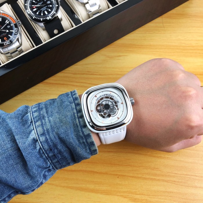 Watches Seven Friday 322824 size:47*13 mm