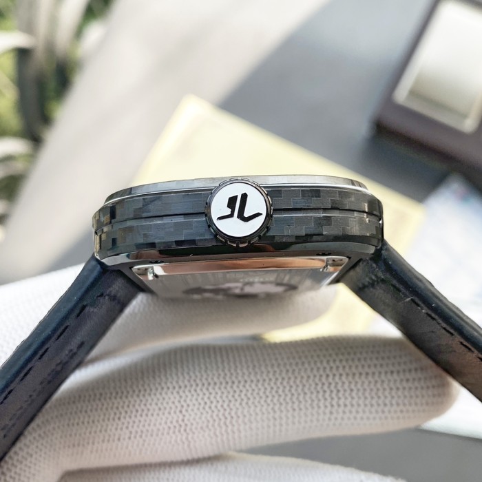 Watches Seven Friday 322853 size:47 mm