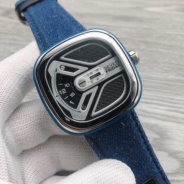 Watches Seven Friday 322843 size:47 mm