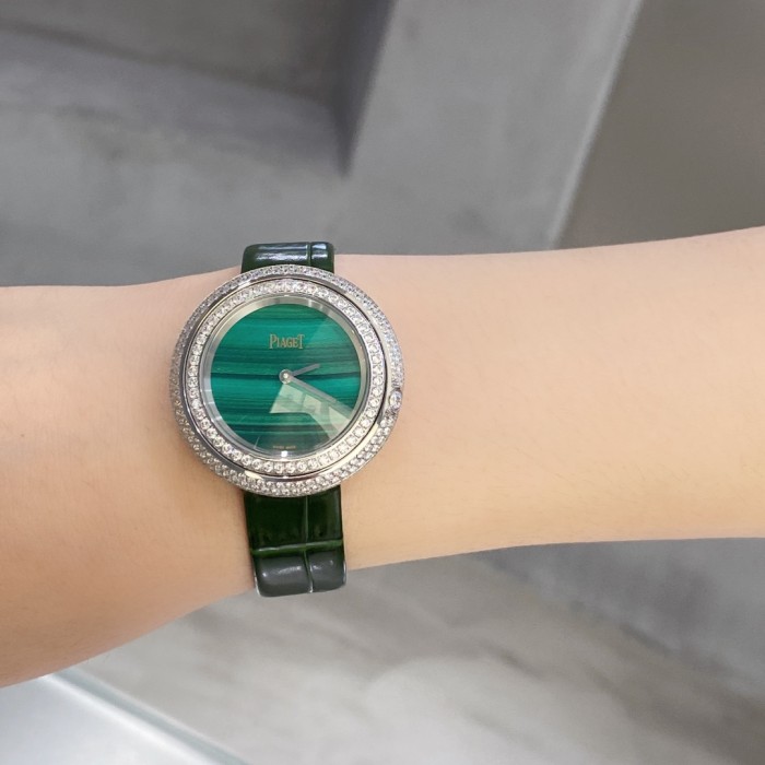 Watches PIAGET 322687 size:34*8 mm