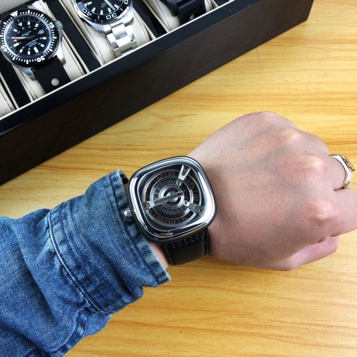 Watches Seven Friday 322817 size:47*13 mm