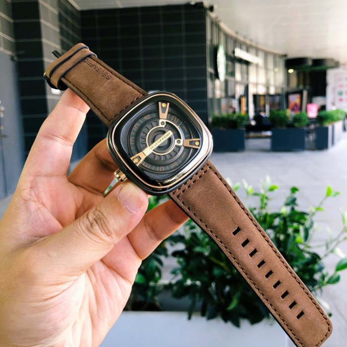 Watches Seven Friday 322831 size:47 mm