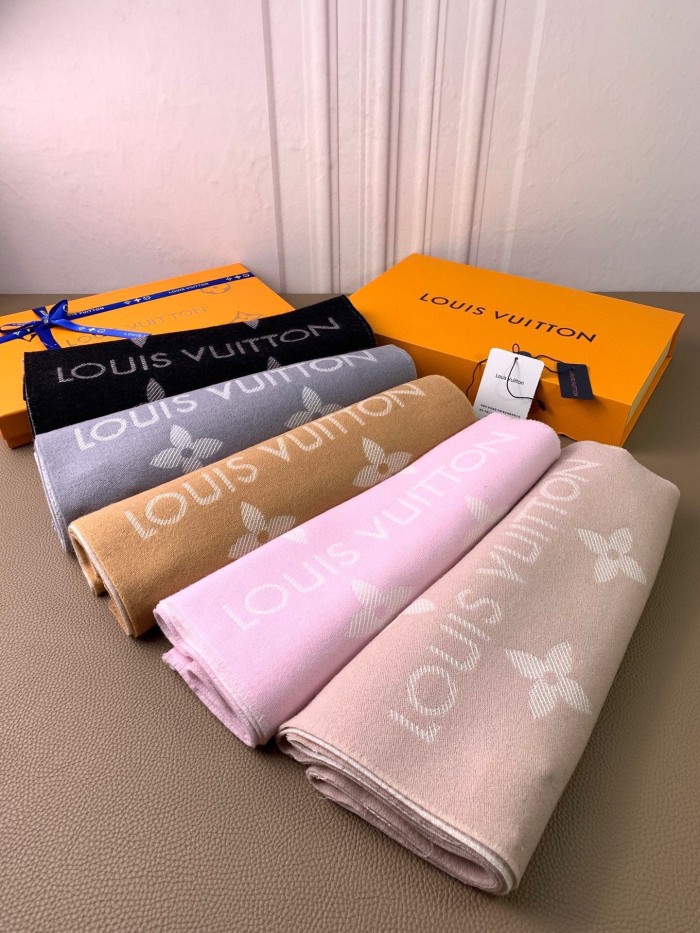 Hat & Scarf Louis Vuitton 5