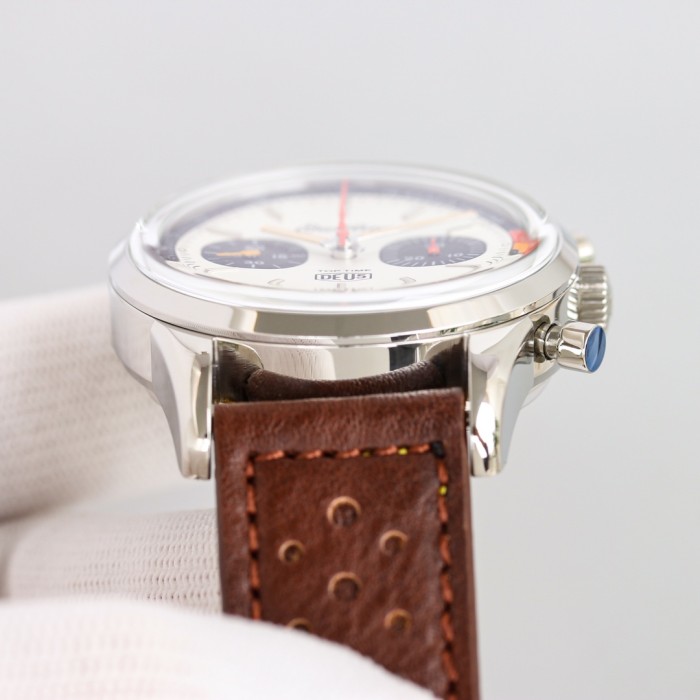 Watches BREITLING 323247 size:43*13 mm