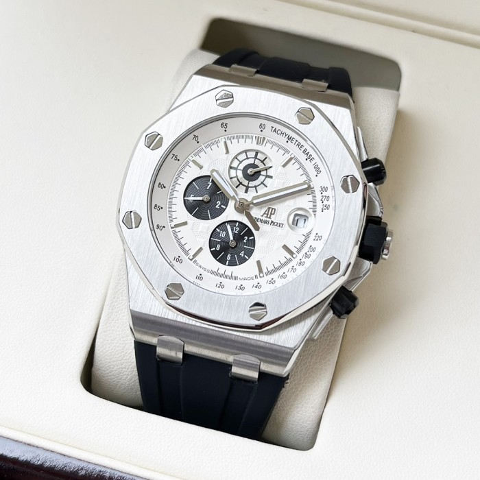 Watches AudemarsPiguet 323126 size:44*15 mm