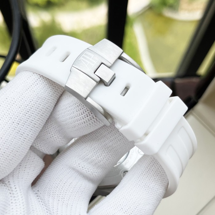 Watches AudemarsPiguet 323126 size:44*15 mm