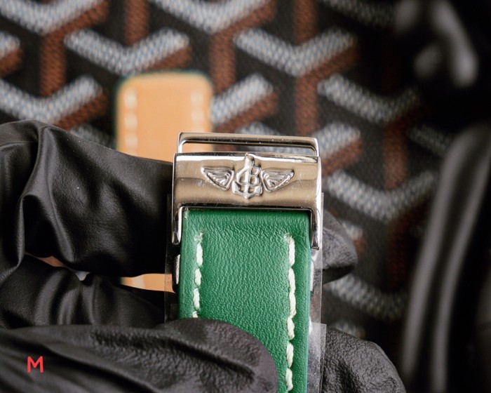 Watches BREITLING 323185 size:43*13 mm