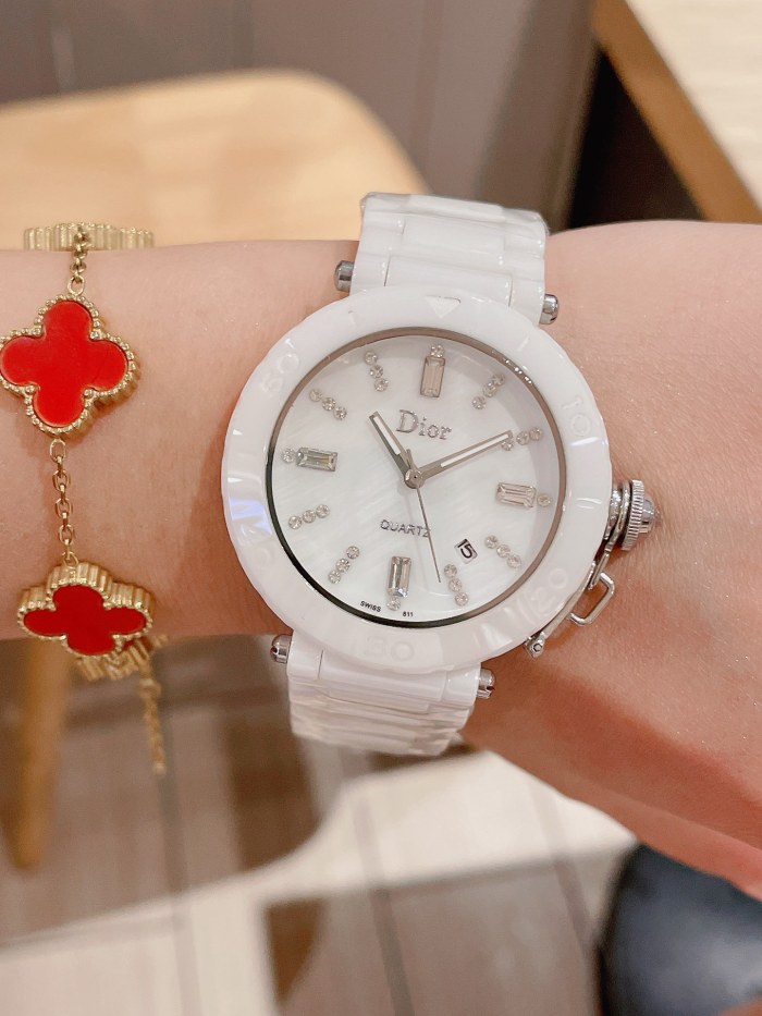 Watches Dior 323381 size:34 mm