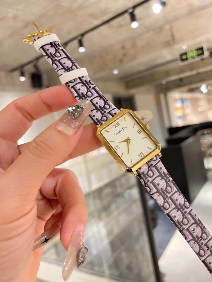 Watches Dior 323442 size:26*32 mm