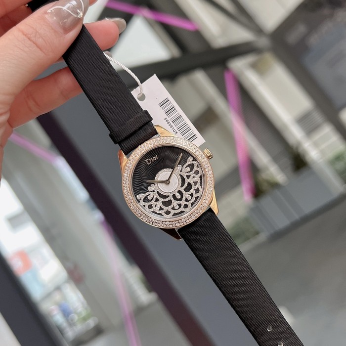 Watches Dior 323393 size:34 mm