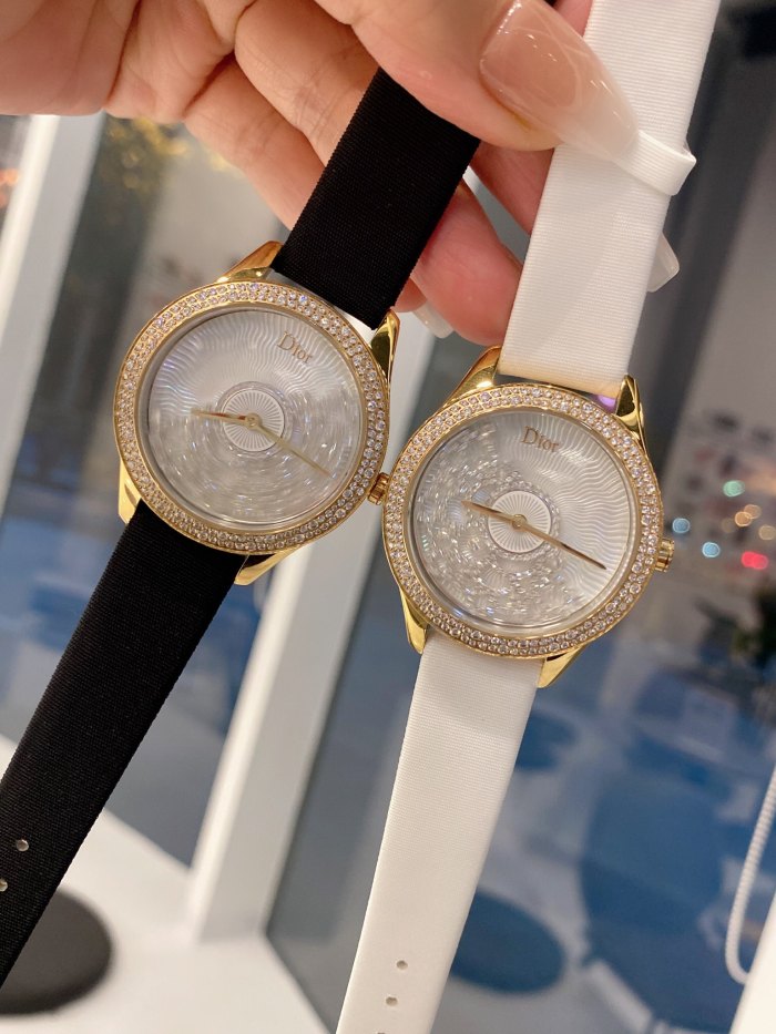 Watches Dior 323390 size:34 mm