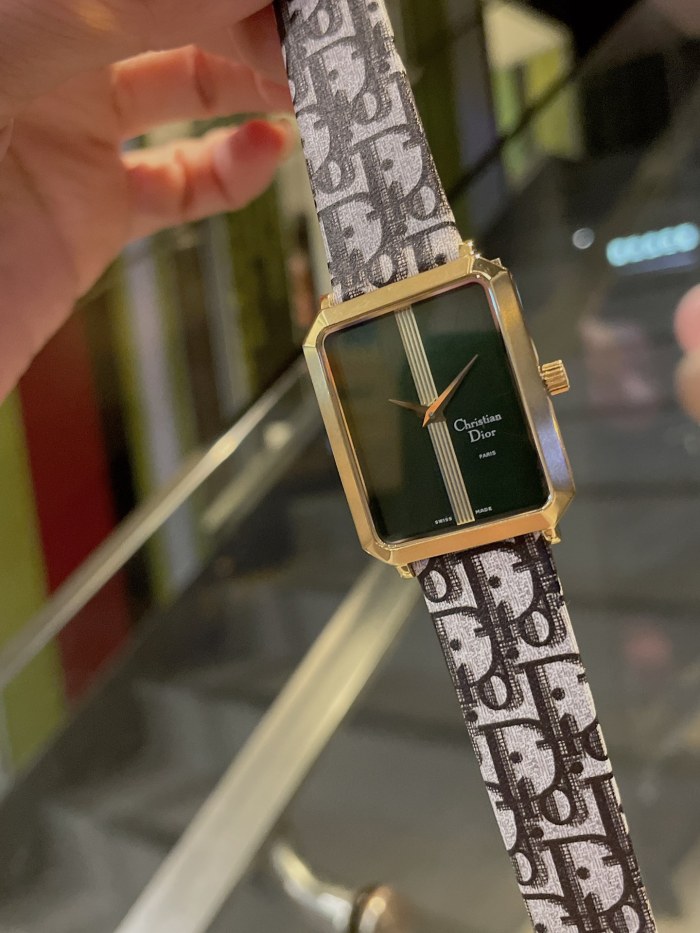 Watches Dior 323377 size:26*32 mm