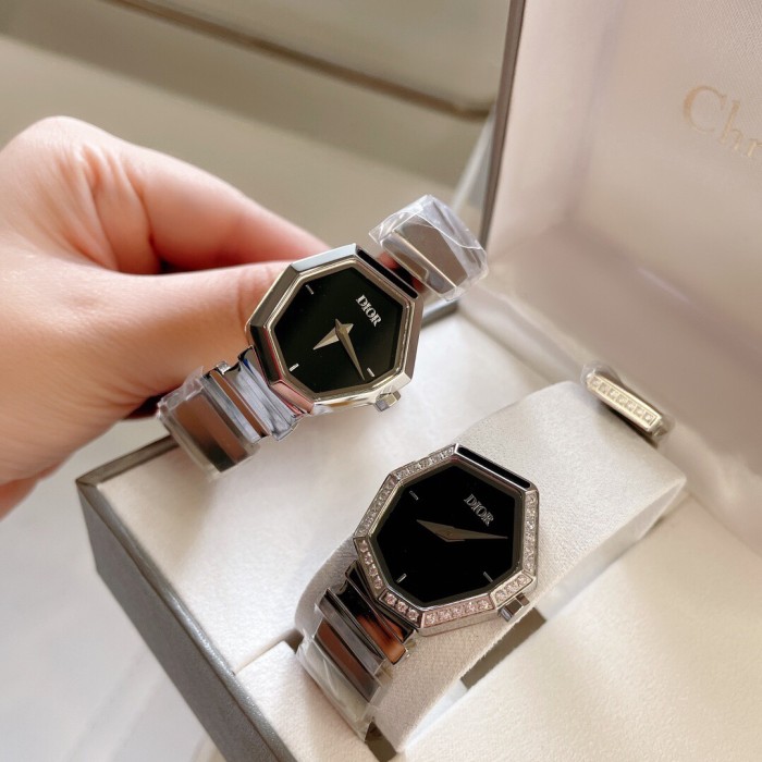 Watches Dior 323398 size:33 mm