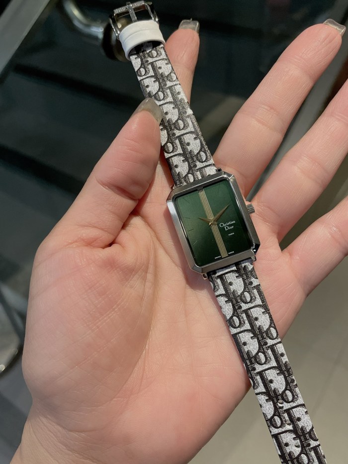 Watches Dior 323375 size:26*32 mm