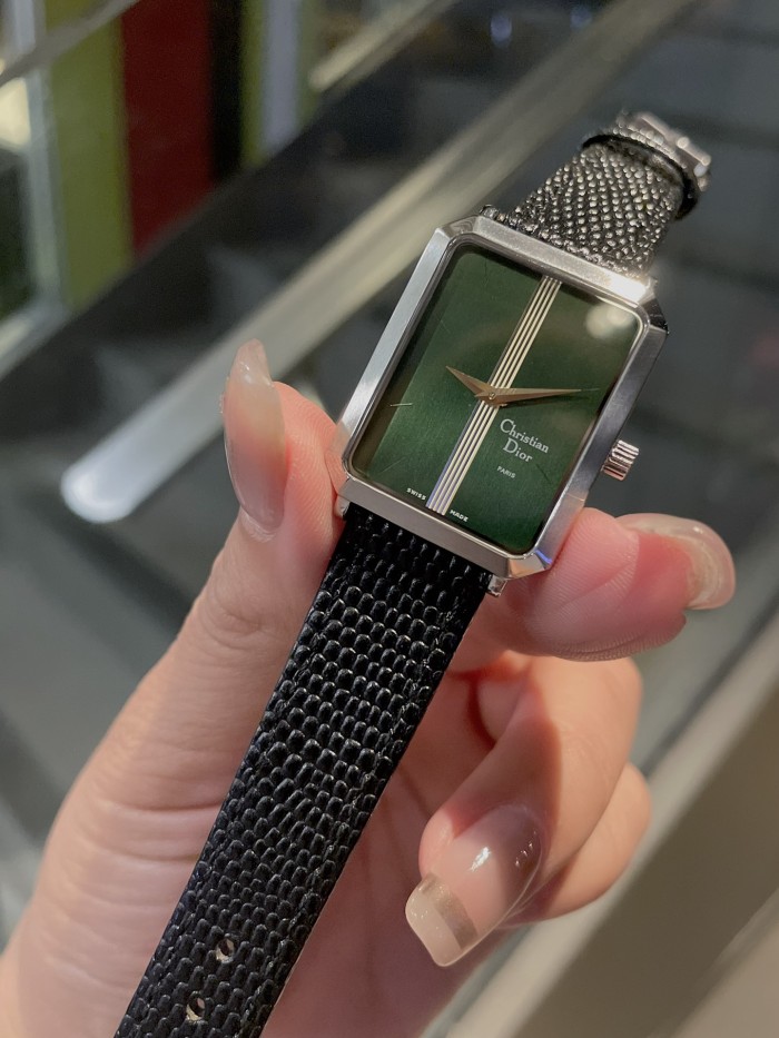 Watches Dior 323374 size:26*32 mm