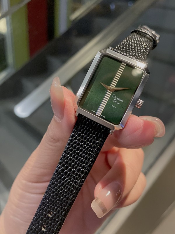 Watches Dior 323374 size:26*32 mm