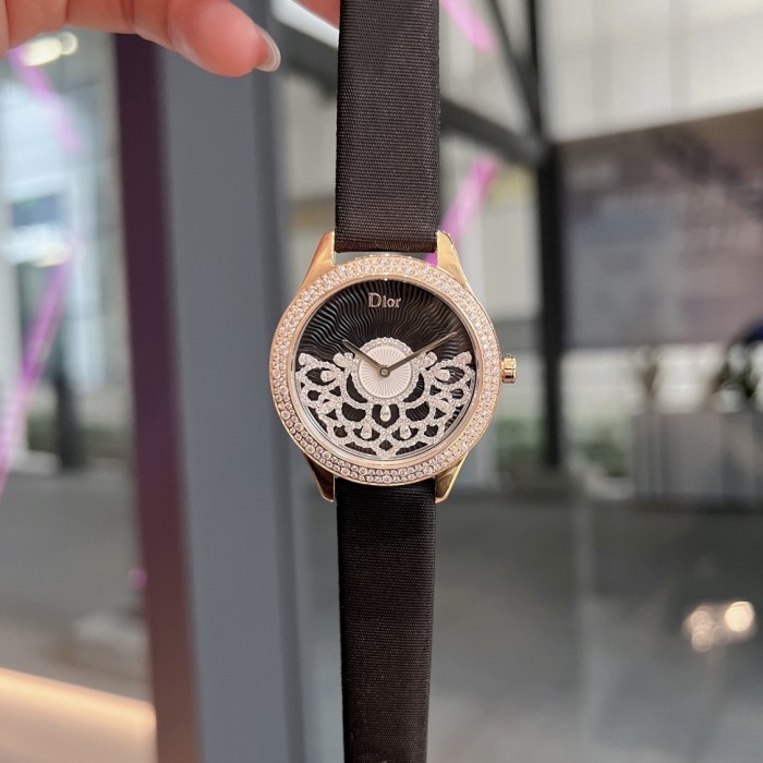 Watches Dior 323393 size:34 mm