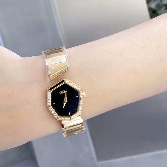 Watches Dior 323420 size:26*32 mm