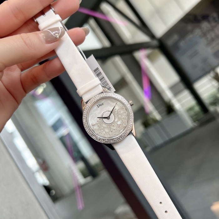 Watches Dior 323392 size:34 mm