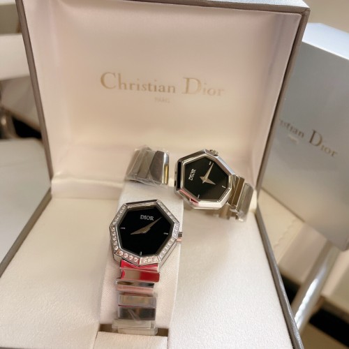 Watches Dior 323398 size:33 mm