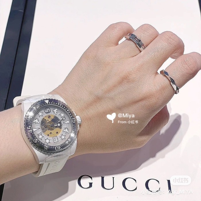 Watches GUCCI 323498 size:40 cm