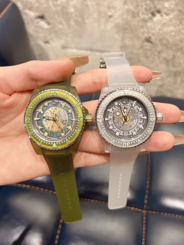 Watches GUCCI 323506 size:40 cm