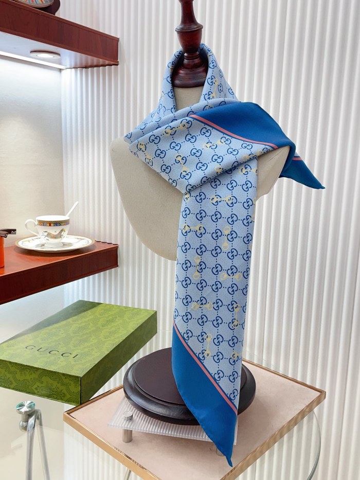 Streetwear Scarf GUCCI 323756 SIZE:90cm*90cm