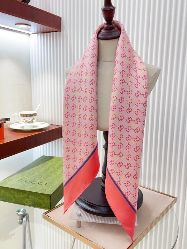 Streetwear Scarf GUCCI 323757 SIZE:90cm*90cm