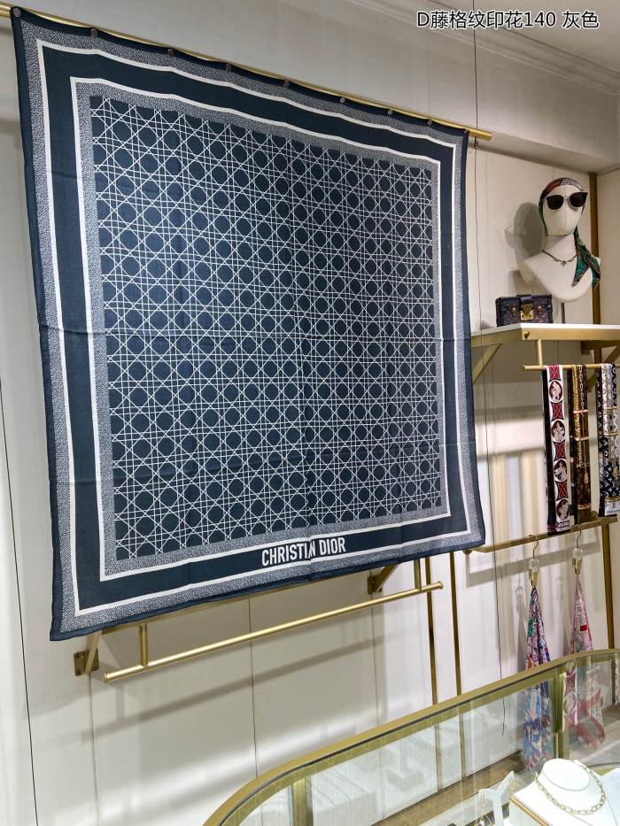 Streetwear Scarf GUCCI 326586 SIZE:140*140cm