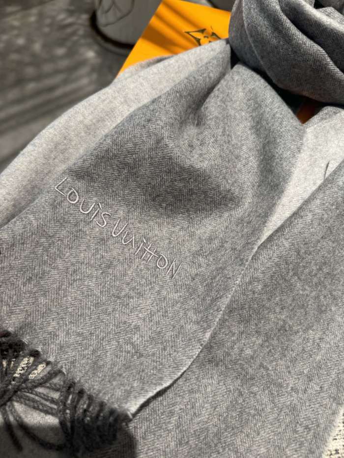 Streetwear Scarf LV 326491 SIZE:30*180cm