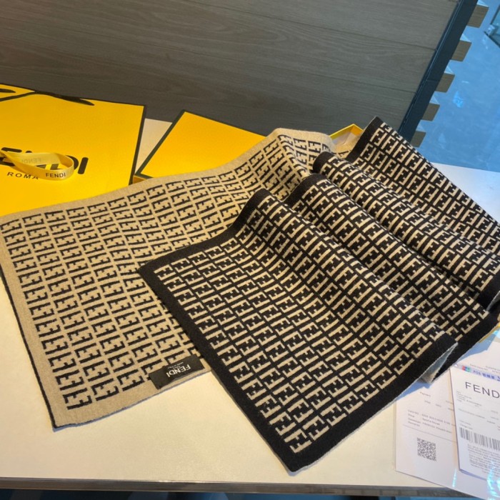 Streetwear Scarf FENDI 326527 SIZE:180×30cm
