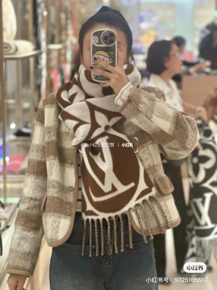 Streetwear Scarf LV 326516 SIZE:209 x 30cm