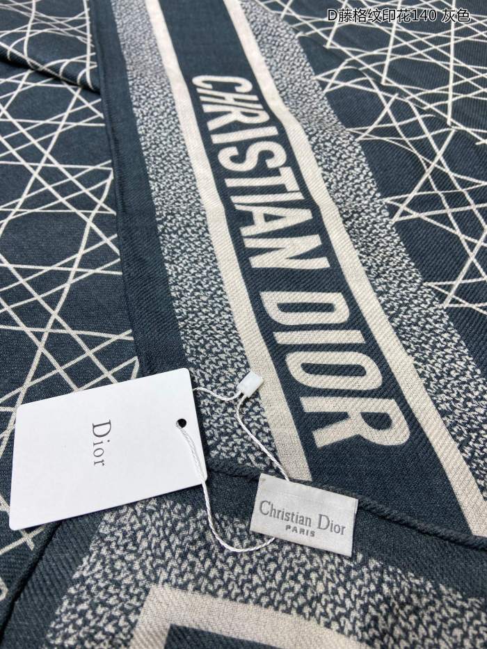 Streetwear Scarf GUCCI 326586 SIZE:140*140cm