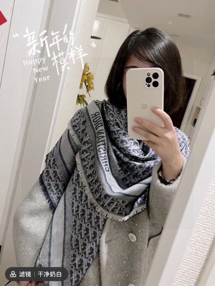 Streetwear Scarf GUCCI 326493 SIZE:140 x 140cm