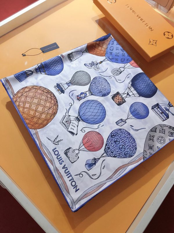 Streetwear Scarf LV 326510 SIZE:90X90cm