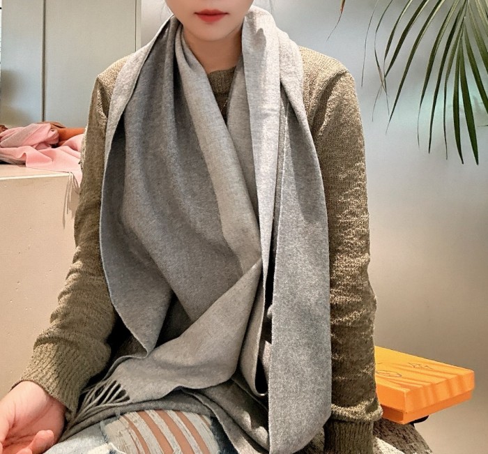 Streetwear Scarf LV 326491 SIZE:30*180cm