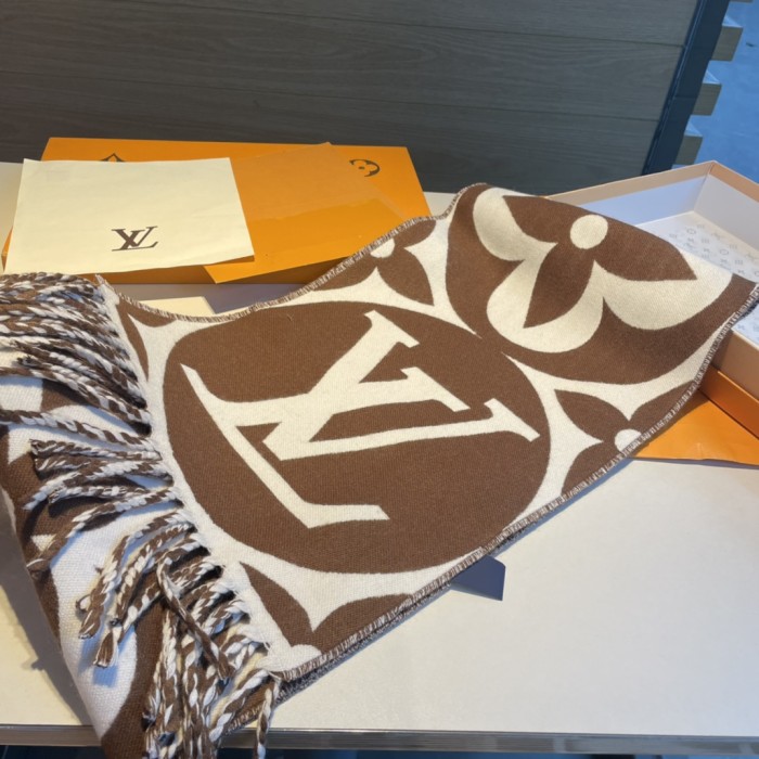 Streetwear Scarf LV 326516 SIZE:209 x 30cm
