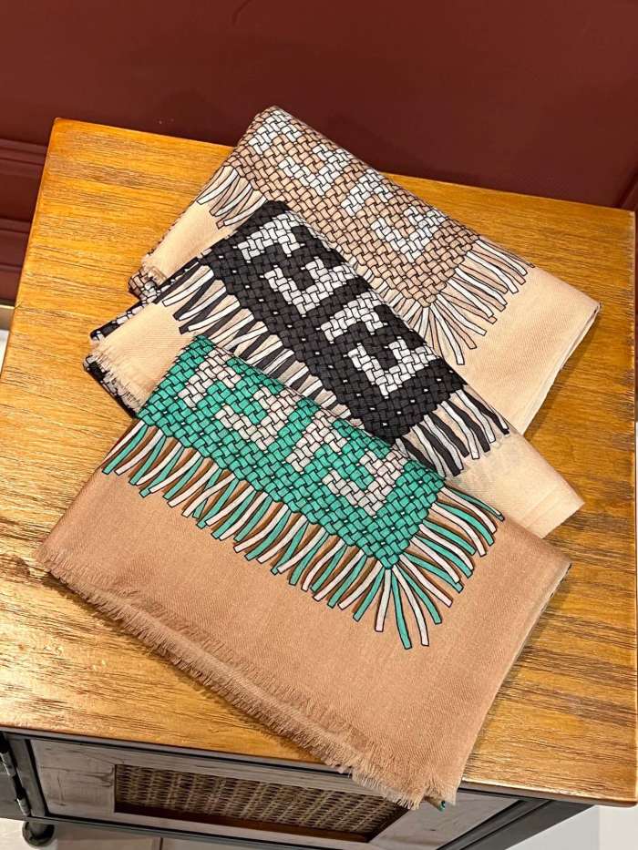 Streetwear Scarf FENDI 326426 SIZE:200*110cm
