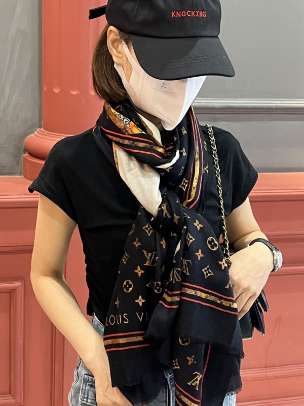 Streetwear Scarf LV 326316 SIZE:110*200cm