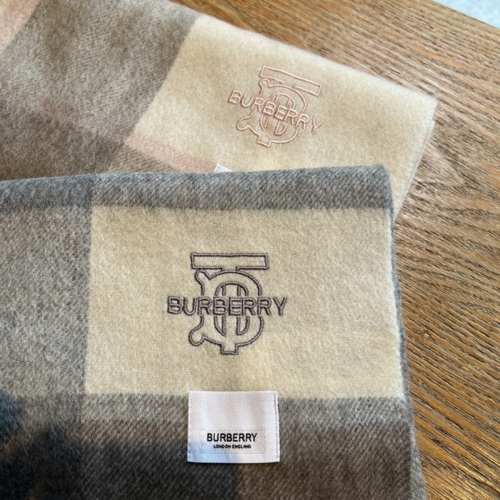 Streetwear Scarf BURBERRY 326349 size：30*168cm