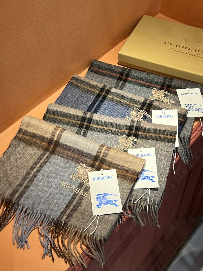 Streetwear Scarf BURBERRY 326438 size：32*192cm