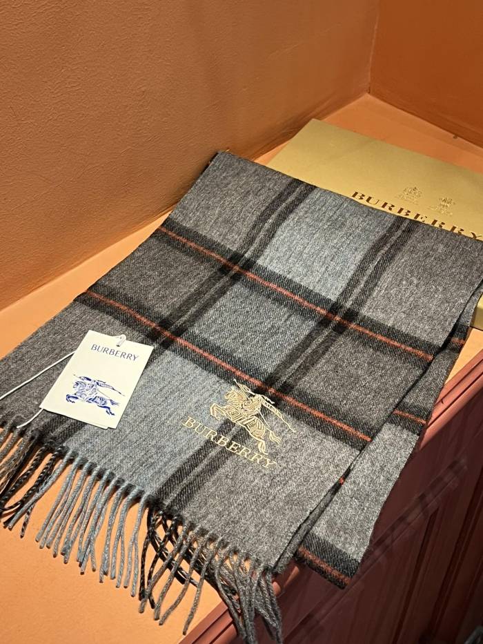 Streetwear Scarf BURBERRY 326438 size：32*192cm